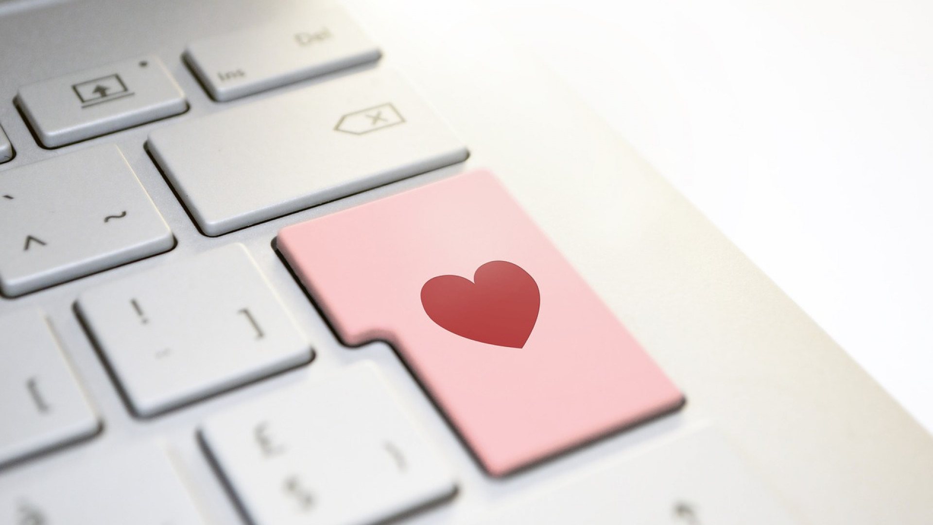 Trouvez l'amour en ligne : suivez nos conseils !