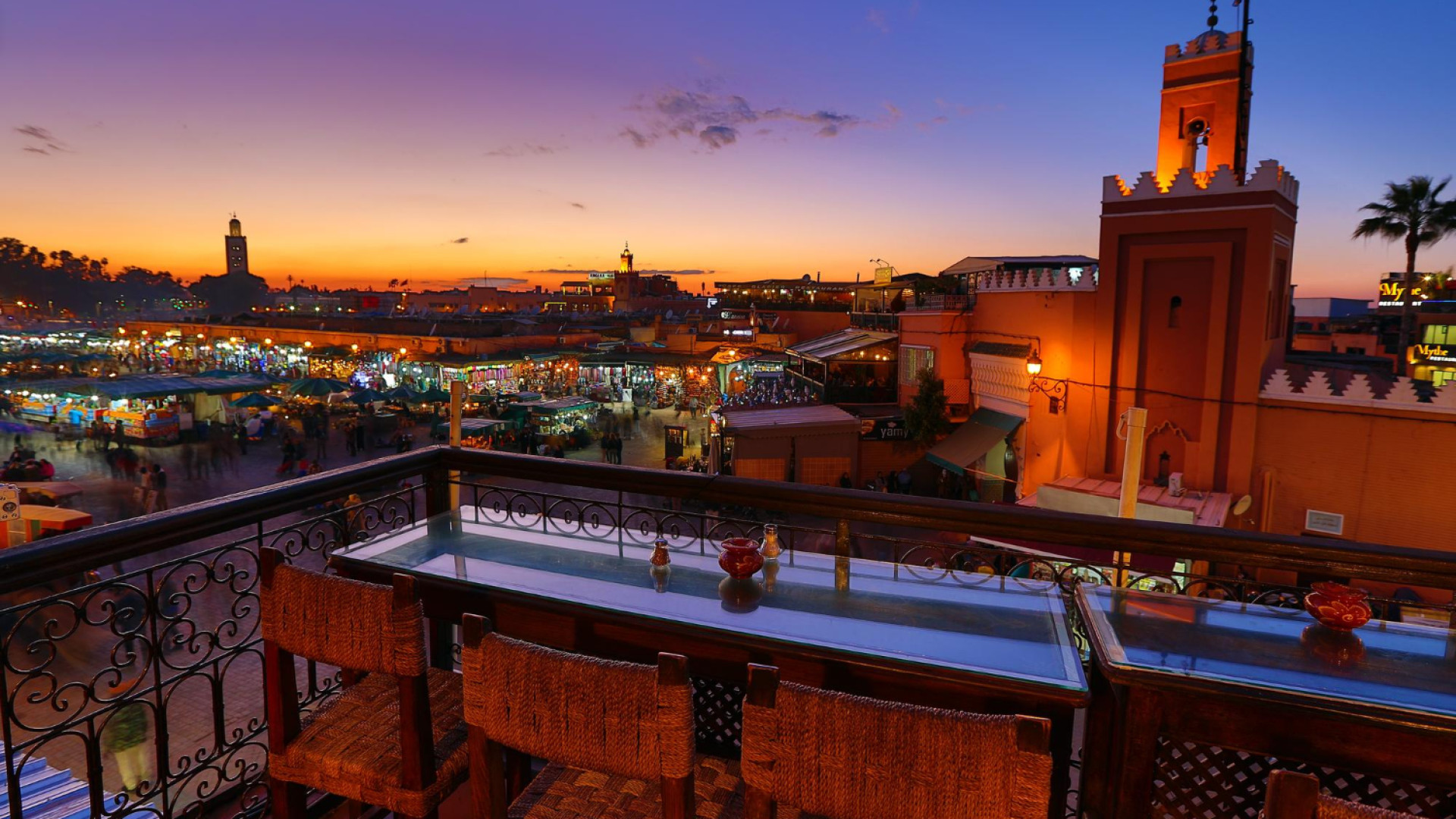 Pourquoi Marrakech fascine autant les amateurs de détente que les voyageurs curieux ?